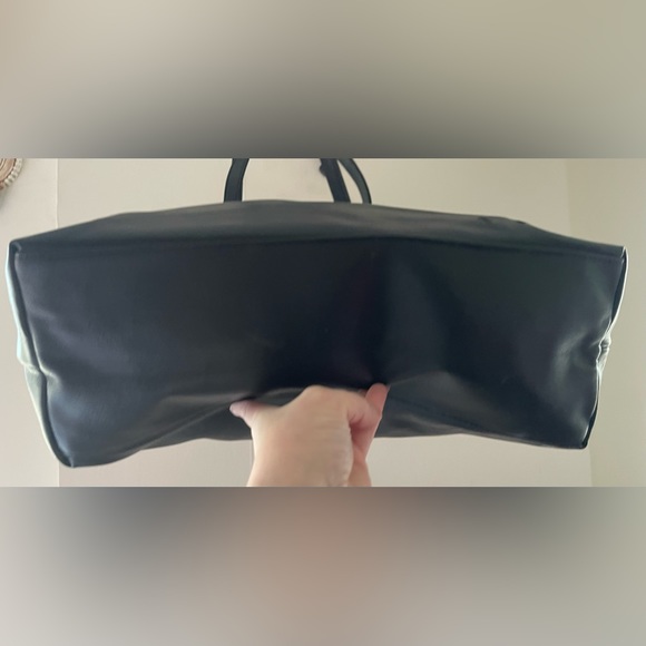 Donna Karan Cosmetics Black Zippered Tote Bag - Picture 3 of 14